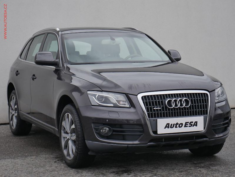Audi Q5 (2011) 2.0TDi Quattro, 1.maj, AT - fotka 1 z 22