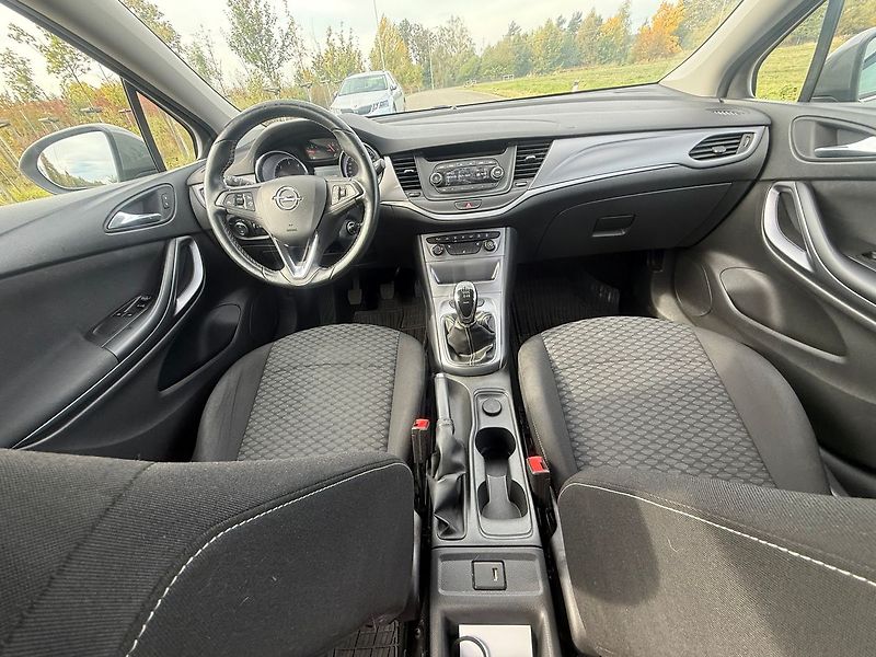 Opel Astra SPORTS TOURER 1,6 TDI 54000KM - fotka 11 z 17