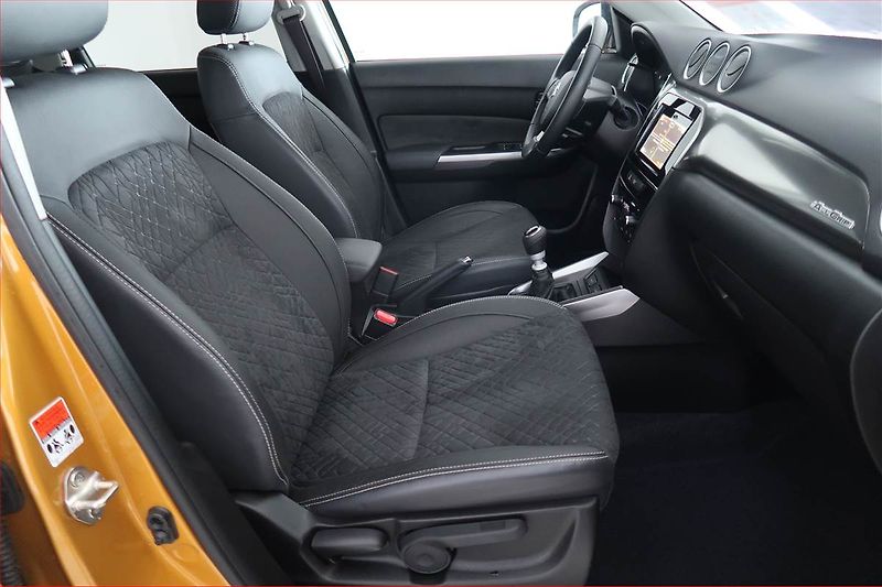 Suzuki Vitara (2024) Elegance 1.4 BoosterJet - fotka 9 z 19