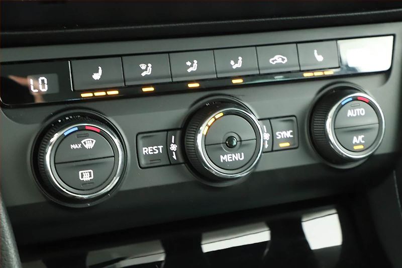 Škoda Superb (2017) 2.0 TDI, Automat, Kůže, Navi - fotka 12 z 19