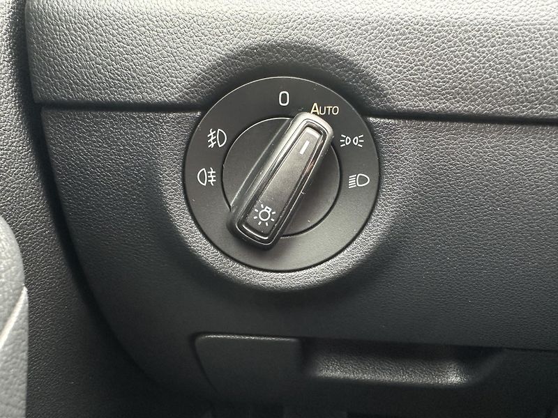 Škoda Octavia Combi 2.0 TDI DSG 4X4 Scout - fotka 23 z 29