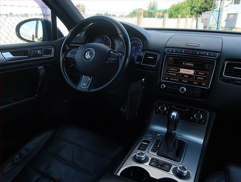 Volkswagen Touareg (2015) R-Line 3.0 TDI, 4X4, Automat - fotka 7 z 27