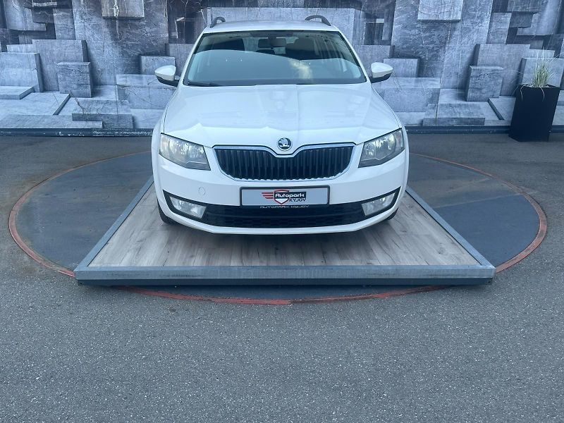 Škoda Octavia (2015) 1.6TDi, 77KW, VYHŘ.SED.,TEMP. - fotka 2 z 24
