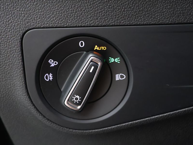 Volkswagen Tiguan 1,4 TSI PHEV 180kW R-Line DPH - fotka 17 z 33