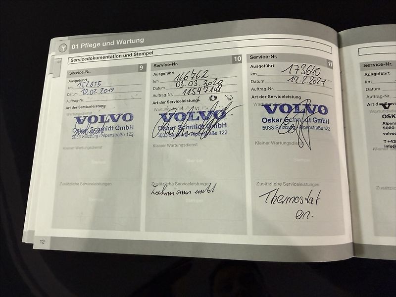 Volvo XC60 2,4   D5 AWD SUMMUM XENON - fotka 37 z 39