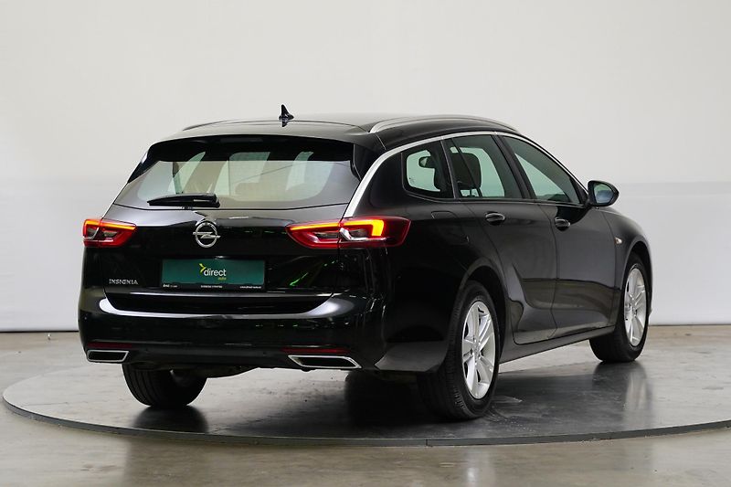 Opel Insignia - fotka 2 z 25