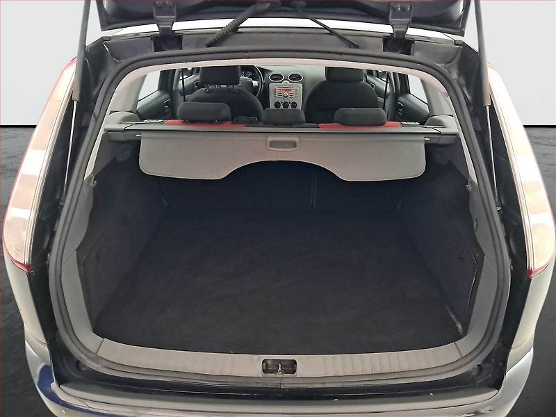 Ford Focus (2009) 1.6 i, nová STK, zamluveno - fotka 13 z 15