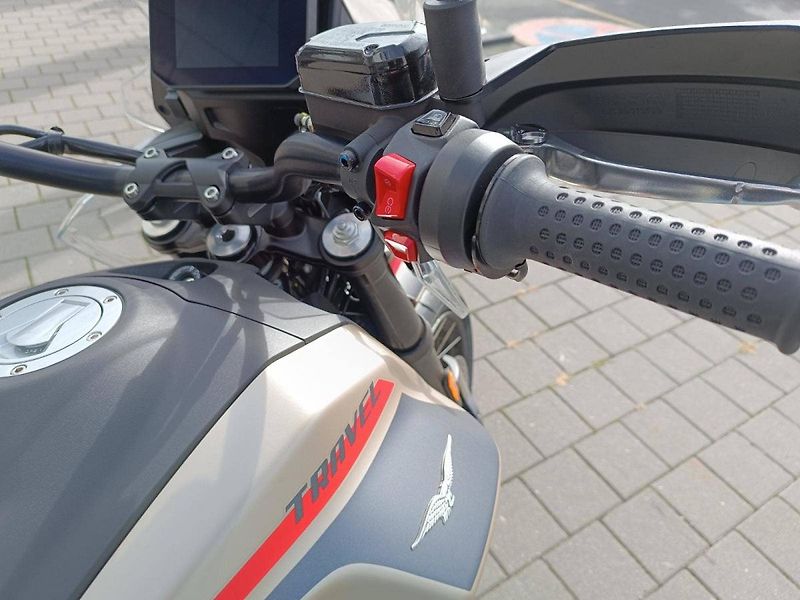 Moto Guzzi V 85 TT (2024) Travel Bronzo Deserto E5+ (sle - fotka 12 z 14
