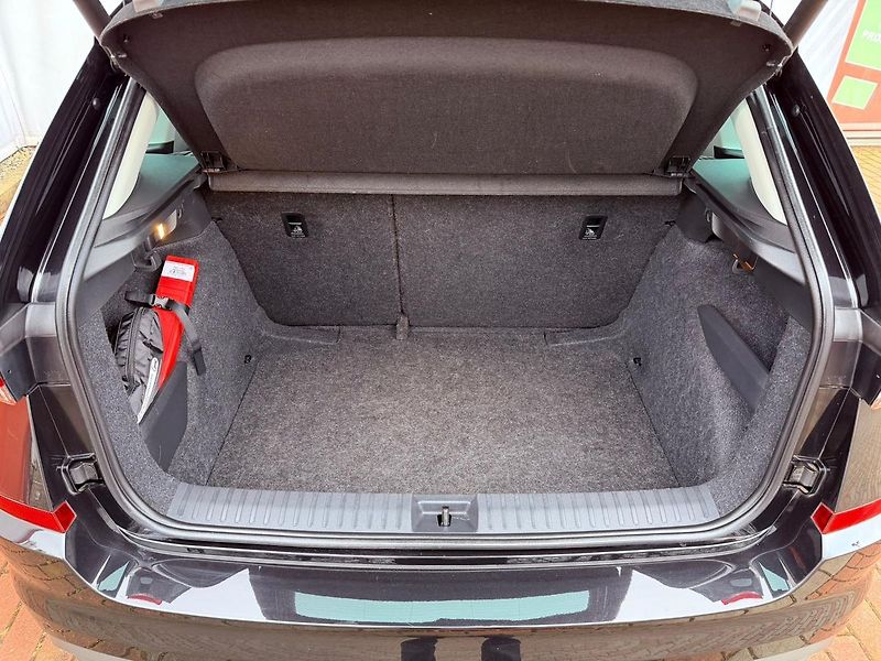Škoda Kamiq 1.0 TSi Style DSG, Serviska - fotka 10 z 35