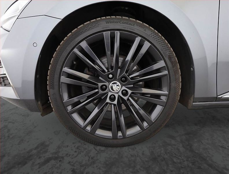 Škoda Superb (2022) Laurin&Klement 2.0 TDI - fotka 20 z 20
