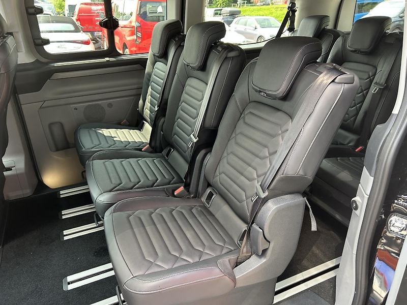 Ford Tourneo Custom Titanium L1 2.0 EcoBlue 110 kW - fotka 12 z 37