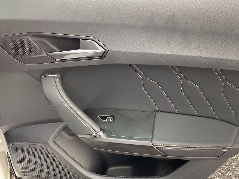 Cupra Formentor (2023) 1.5 TSI DSG - fotka 33 z 41