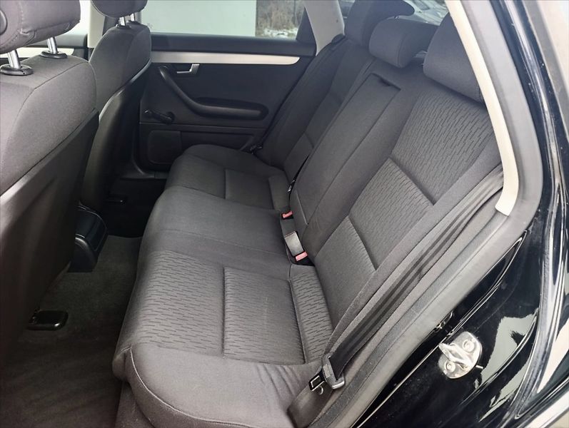 Audi A4 Avant 1,9 TDi Aut.klimatizace - fotka 20 z 29