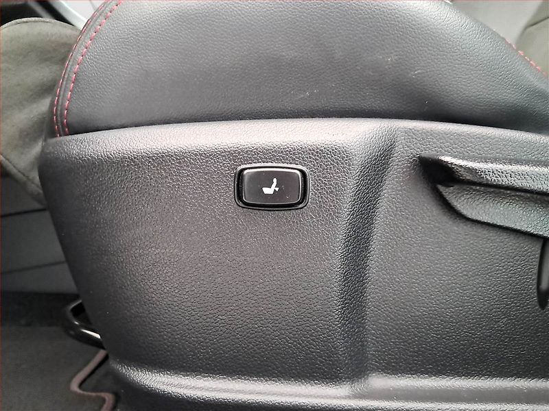 Kia Ceed (2017) 1.6 T-GDI GT, Serv.kniha, Kůže - fotka 21 z 21