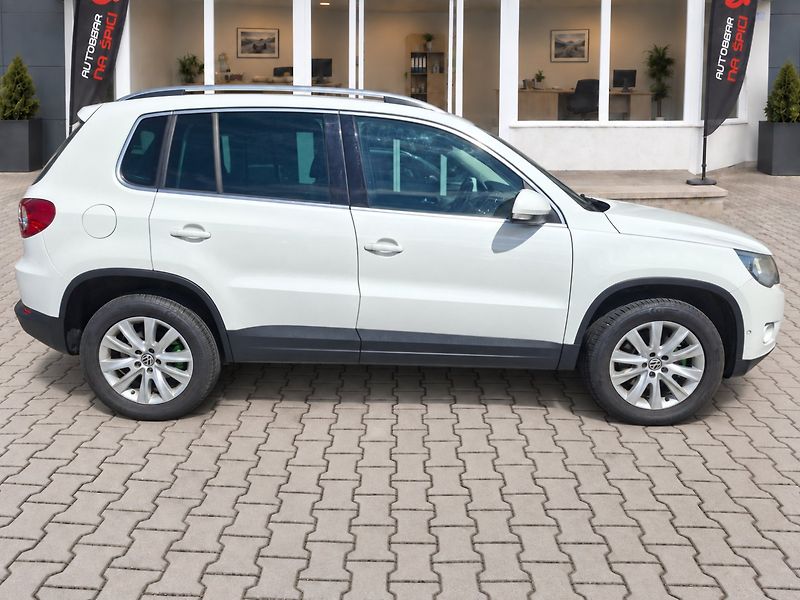 Volkswagen Tiguan (2009) 2.0TDI 103kW DSG 4MOTION -ČR - fotka 9 z 35