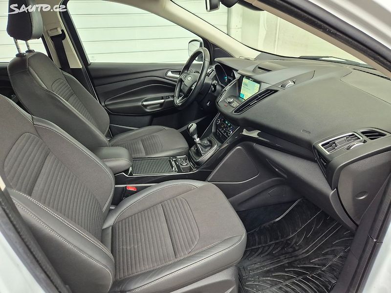 Ford Kuga (2017) 1.5i 110kw Nové ČR - fotka 13 z 30