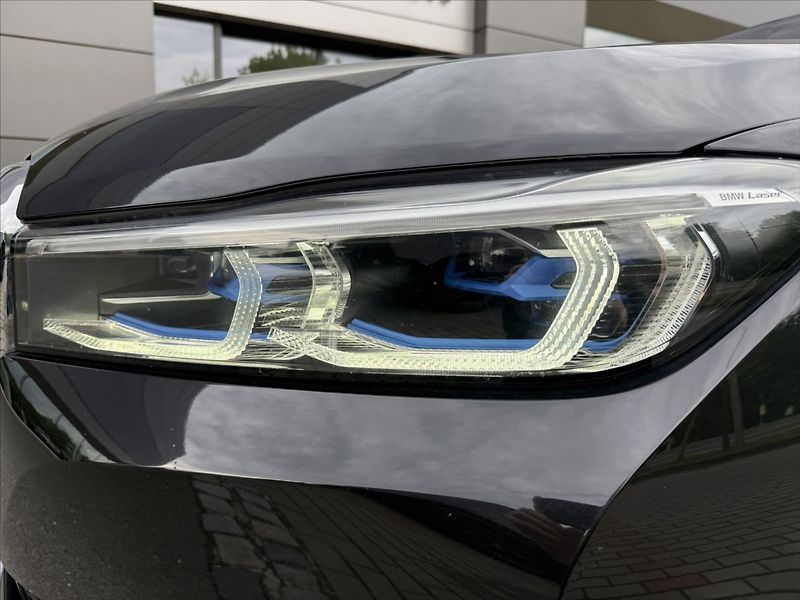 BMW Řada 7 3,0 xDrive 740d - fotka 25 z 39