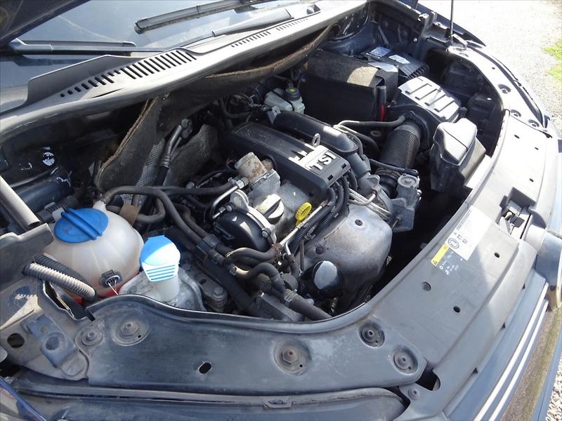 Volkswagen Touran 1,2 TSi 77 kW - fotka 30 z 33