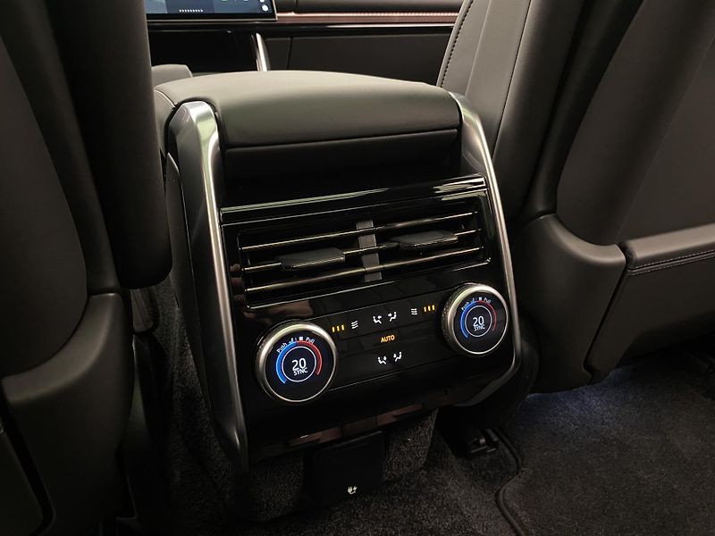 Land Rover Range Rover (2026) P530 AUTOBIOGRAPHY SWB - fotka 37 z 98