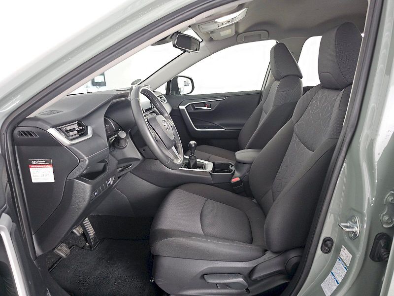 Toyota RAV4 (2022) 2.0i 4x4 6MT COMFORT STYLE - fotka 6 z 28