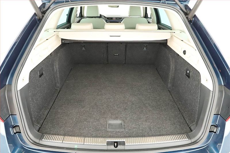 Škoda Superb (2016) Laurin&Klement 2.0 TDI, 4X4 - fotka 10 z 22
