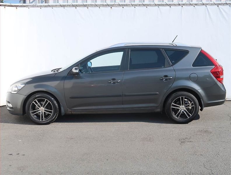 Kia Ceed (2010) 1.6 CRDi, Serv.kniha, po STK - fotka 3 z 17