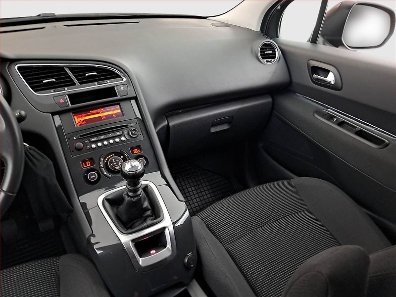 Peugeot 5008 (2013) 1.6 HDi, nová STK, rezervace - fotka 8 z 15