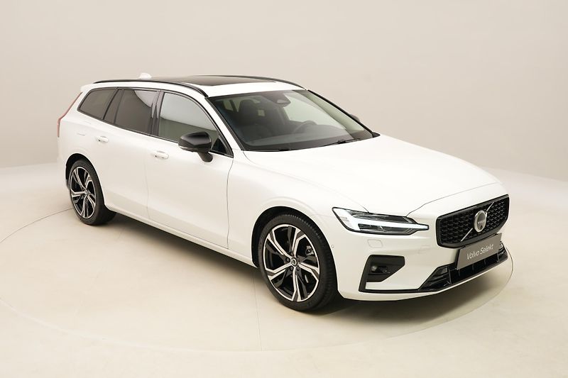 Volvo V60 B4 DARK PLUS AUT  - fotka 17 z 59