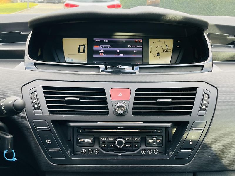 Citroën C4 Picasso 1.6i 88KW MANUÁL LED SENZORY - fotka 37 z 42