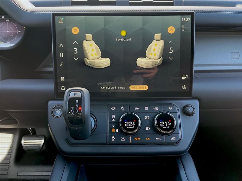 Land Rover Defender (2026) 4,4 110 OCTA P635 V8 AWD - fotka 16 z 21
