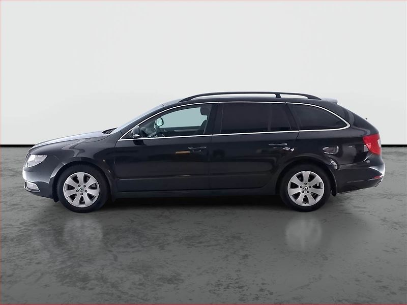 Škoda Superb (2011) Ambition 1.6 TDI, Serv.kniha - fotka 3 z 19