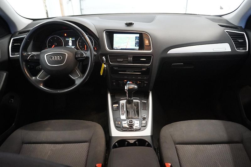 Audi Q5 3,0 TDI QUATTRO AUTOMAT - fotka 19 z 28
