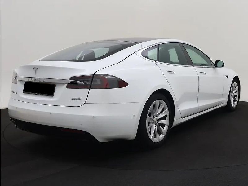 Tesla Model S 100D AWD 386kW MCU2 FSD 1.Maj - fotka 2 z 11
