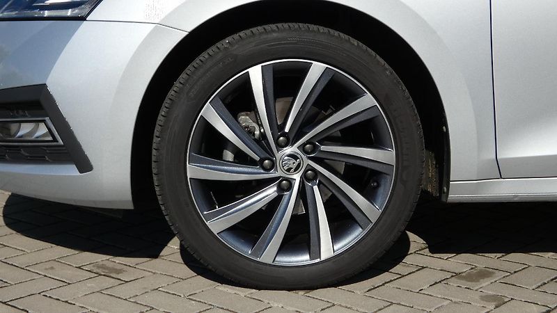 Škoda Octavia Combi 2,0 TDI Style DSG 110 kW - fotka 24 z 25
