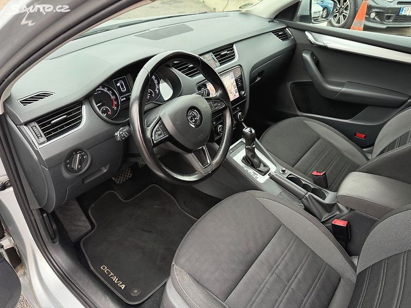 Škoda Octavia 1.6 TDi DSG - fotka 12 z 32