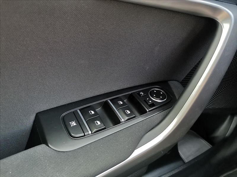 Kia Ceed 1,5 T-GDI 118kW Top DCT - fotka 12 z 19