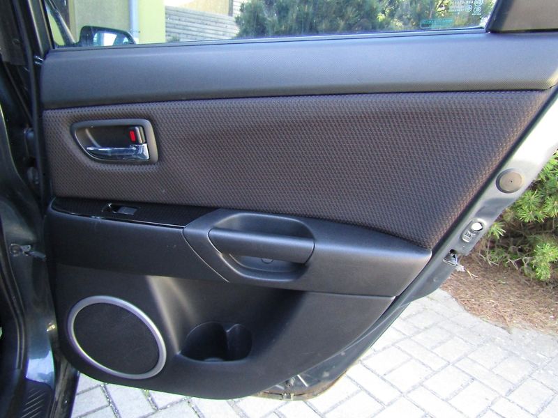 Mazda 3 (2009) 1.6 16V 77kW  CZ PŮVOD - fotka 24 z 35