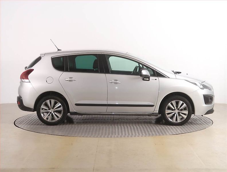 Peugeot 3008 (2015) Allure 1.6 VTi, Serv.kniha - fotka 6 z 19