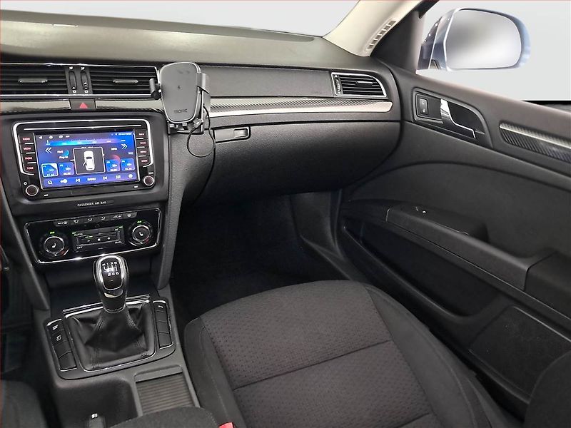 Škoda Superb (2008) 2.0 TDI, Navi, Tempomat - fotka 8 z 23