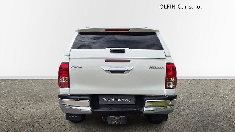Toyota Hilux Active  2.4L Diesel 6M/T 4x4 - fotka 8 z 23