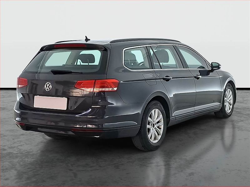 Volkswagen Passat (2018) 2.0 TDI, Automat, Navi - fotka 5 z 17