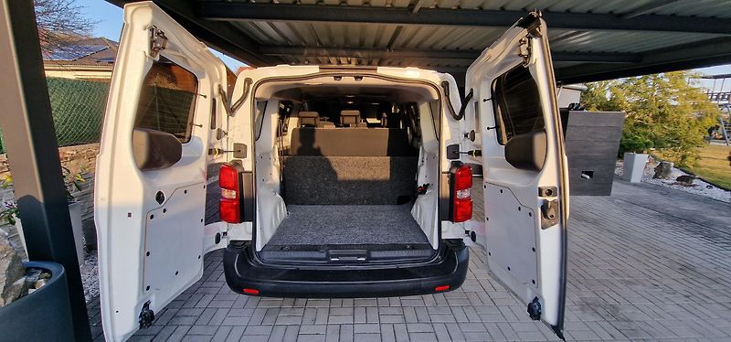 Peugeot Expert (2018) Expert traveller L2 1.6 BlueHD - fotka 8 z 18
