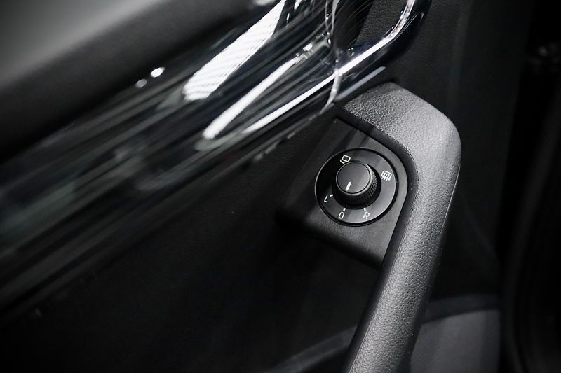 Škoda Octavia 3 FL Combi 1.4 TSI 110 kW - fotka 14 z 37