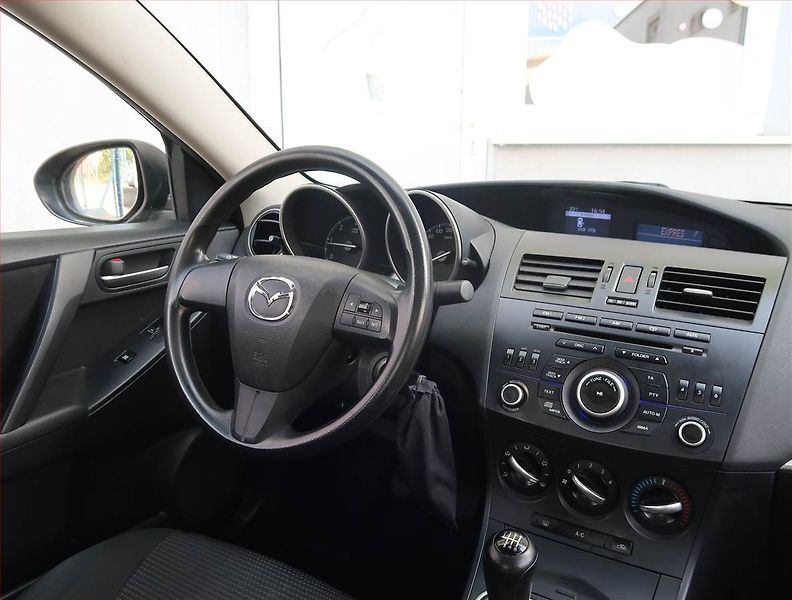 Mazda 3 (2013) 1.6 DI Turbo, nová STK - fotka 7 z 16