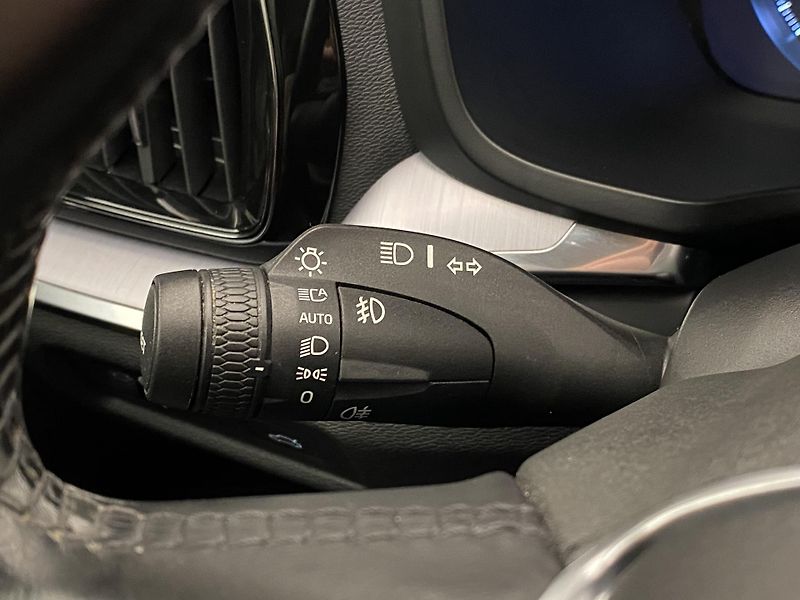 Volvo V60 D3 MOMENTUM AUT - fotka 21 z 41
