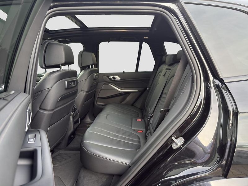 BMW X5 xDrive40i - fotka 15 z 22