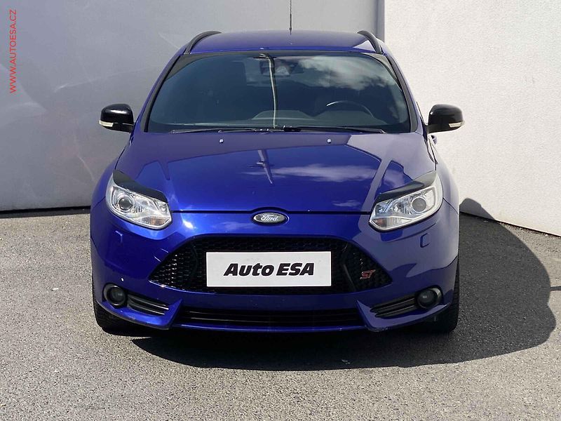 Ford Focus (2012) 2.0EB, AC, bixen, kamera - fotka 2 z 16