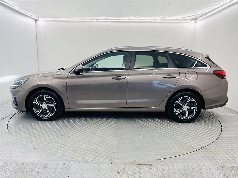 Hyundai i30 1,5 T-GDi 117kW Smart - fotka 3 z 25