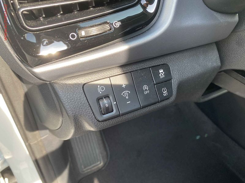 Kia Rio (2023) 1.2, Vision, navi, kamera - fotka 15 z 19