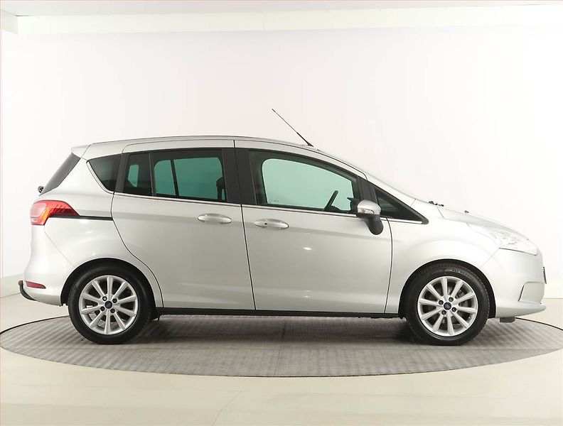 Ford B-MAX (2017) Titanium 1.5 TDCi, Serv.kniha - fotka 6 z 20